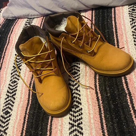 Timberland Brown Lace-Up Boots - Picture 6 of 6